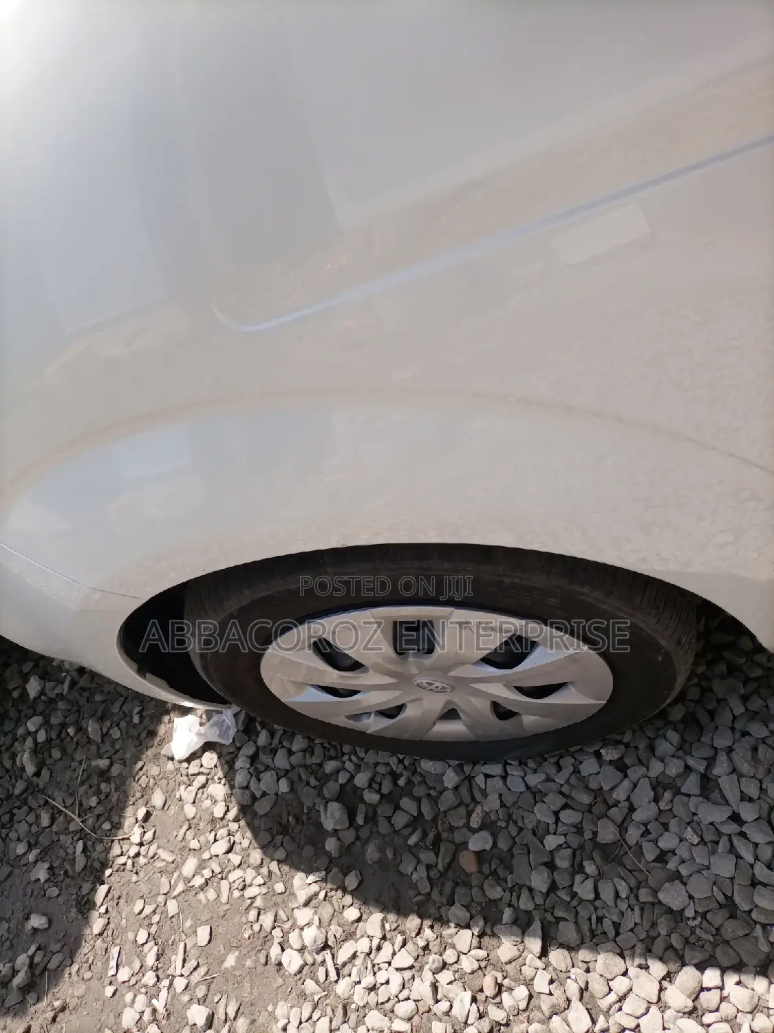 Toyota Porte 2015 Off White