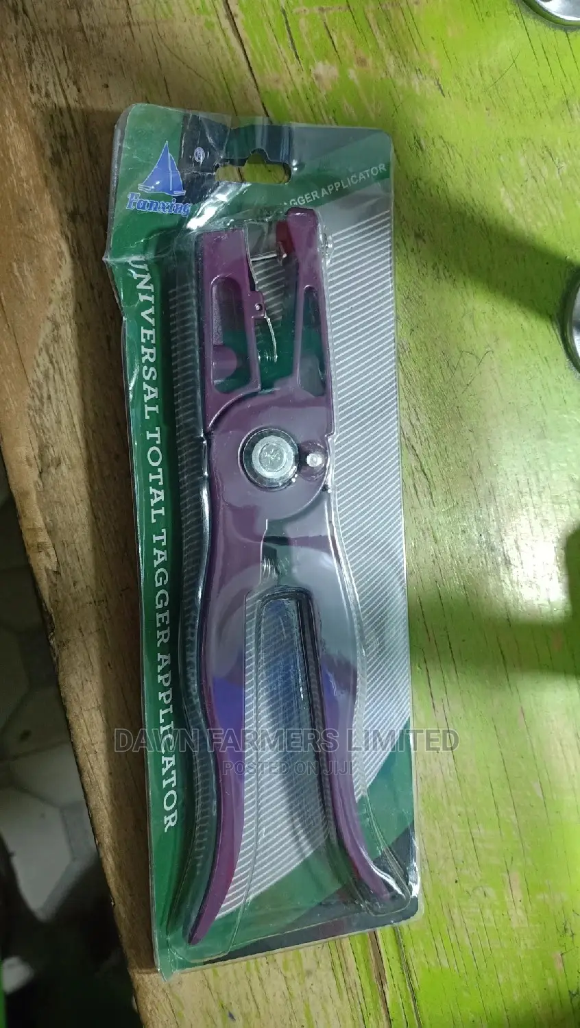 Ear Tags And Applicator