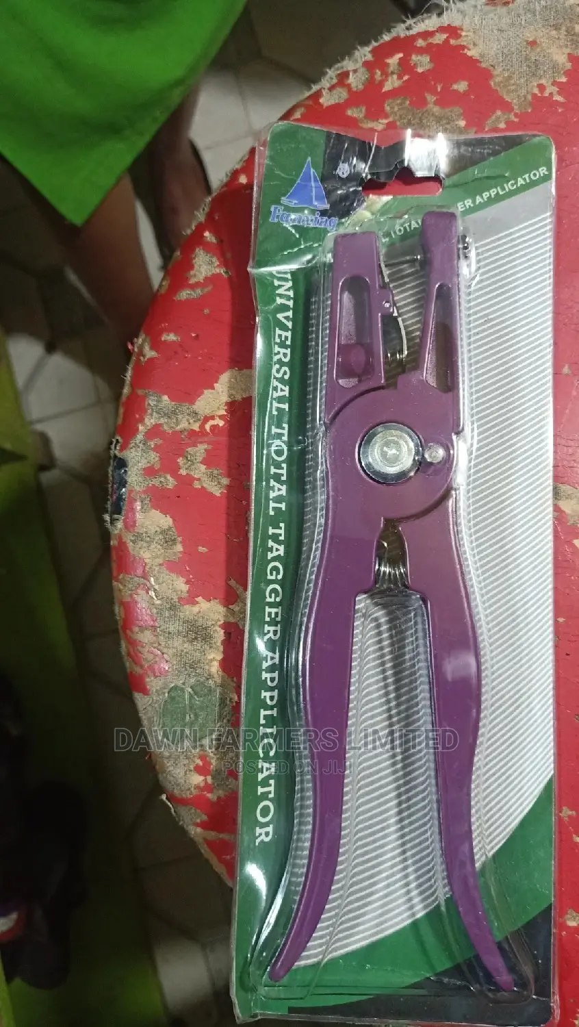Ear Tags And Applicator