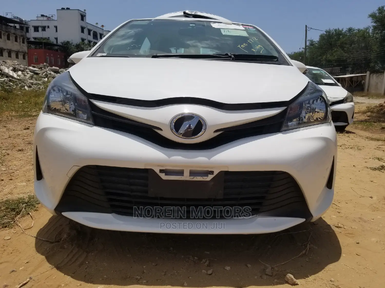 Toyota Vitz 1.0 FWD 3dr 2015 White