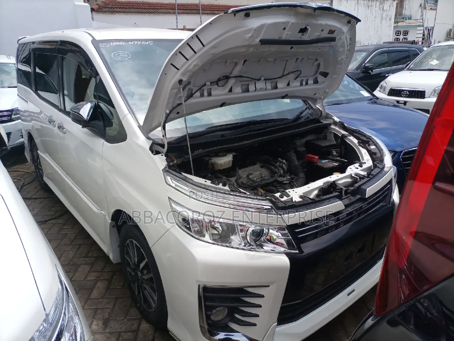 Toyota Voxy 2014 SV Premium Off White