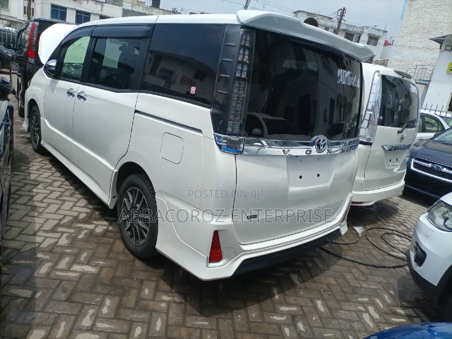 Toyota Voxy 2014 SV Premium Off White