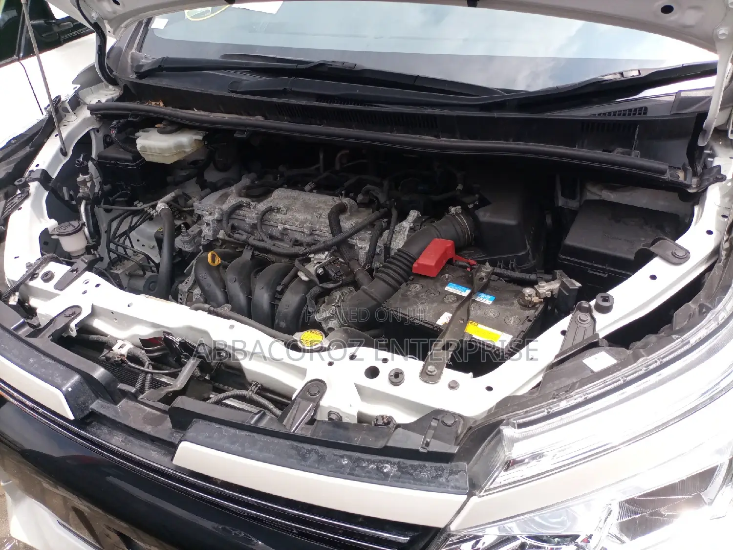 Toyota Voxy 2014 SV Premium Off White