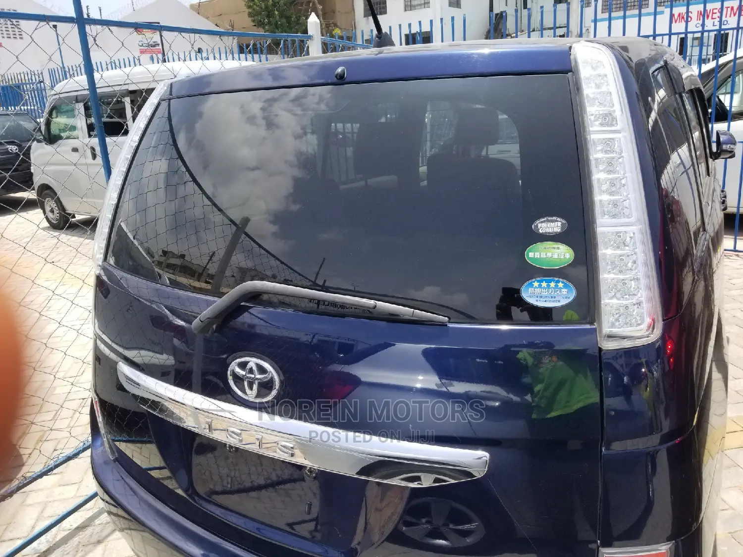 Toyota ISIS 1.8 L G-Edition 2WD 2014 Blue