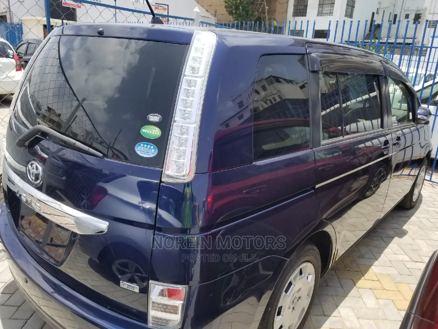 Toyota ISIS 1.8 L G-Edition 2WD 2014 Blue