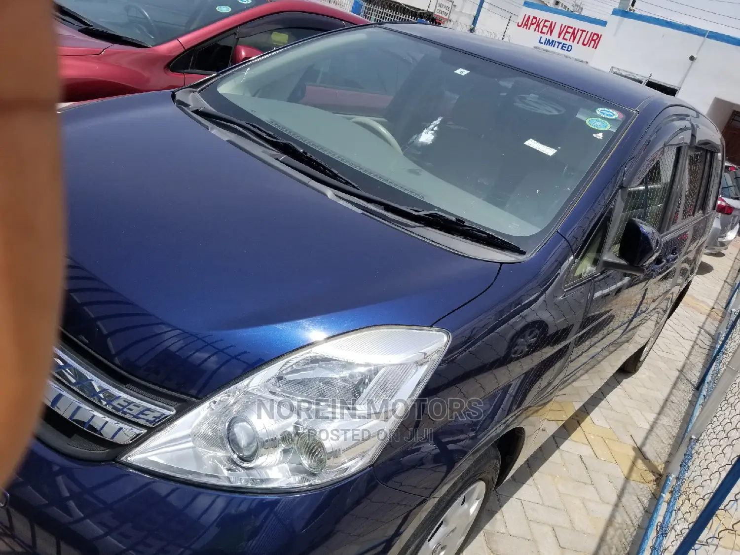 Toyota ISIS 1.8 L G-Edition 2WD 2014 Blue