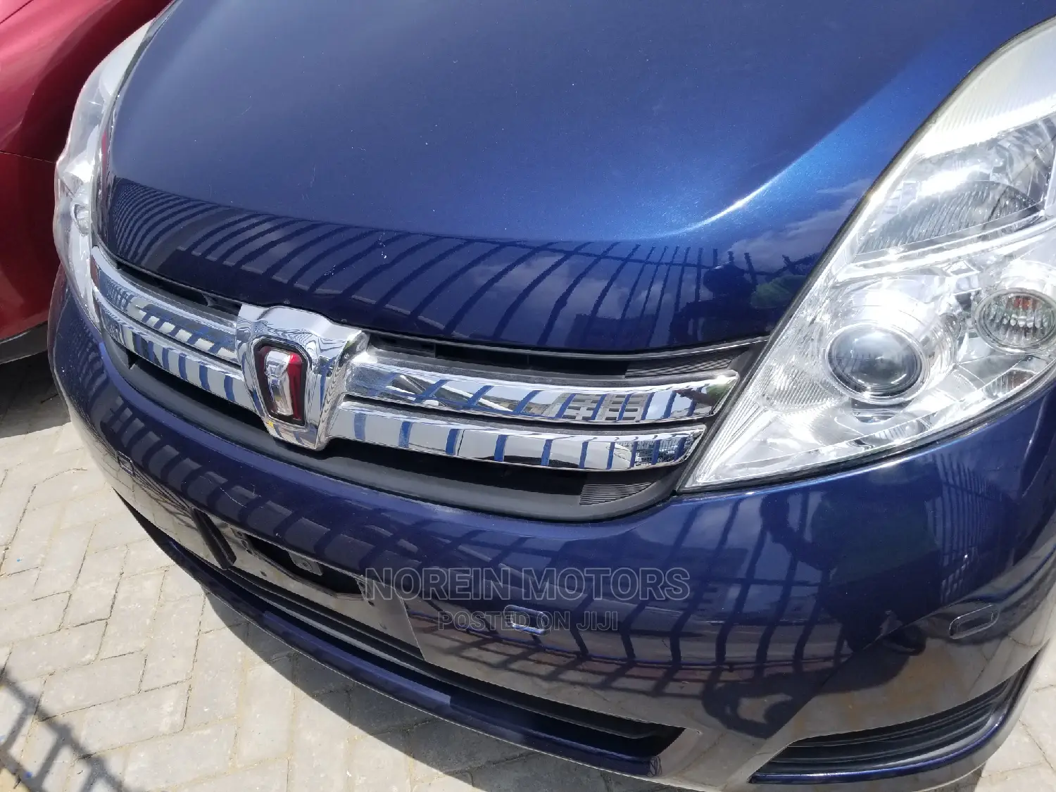 Toyota ISIS 1.8 L G-Edition 2WD 2014 Blue