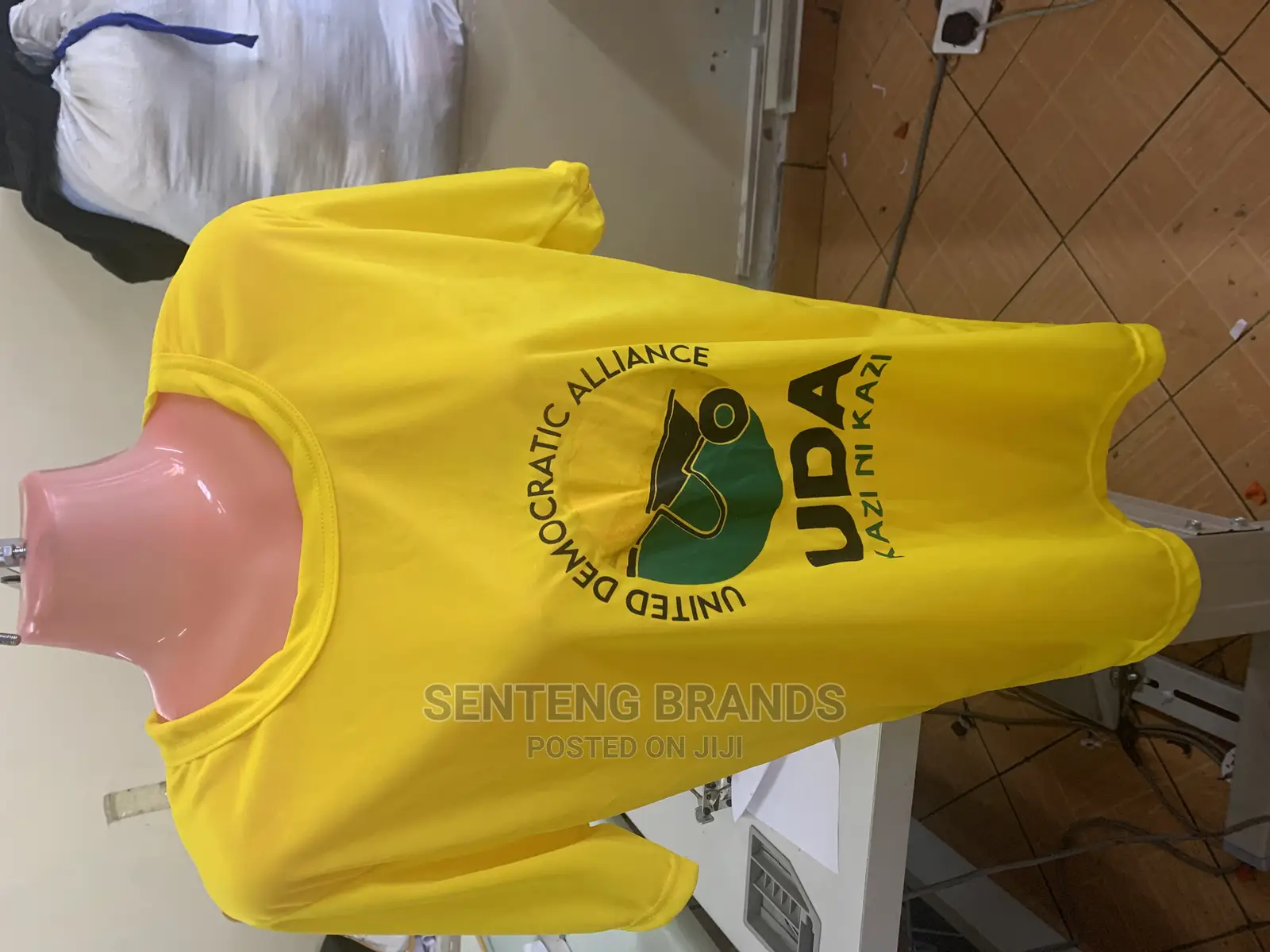 Printed Polyester Yellow Tshirt of Good Quality