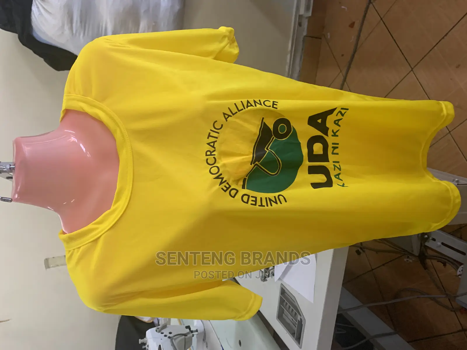 Printed Polyester Yellow Tshirt of Good Quality