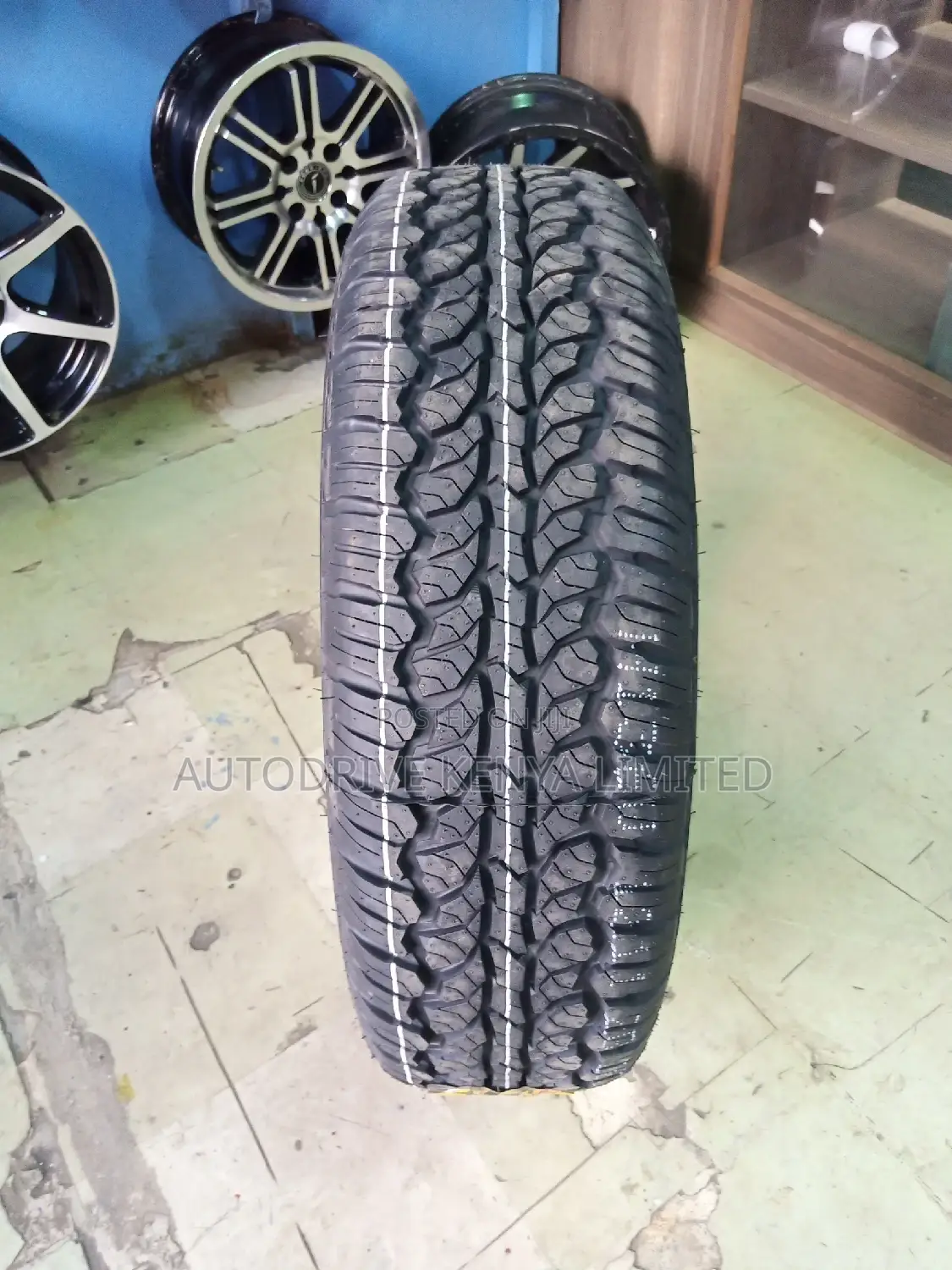 215/70r16 Aplus A/T