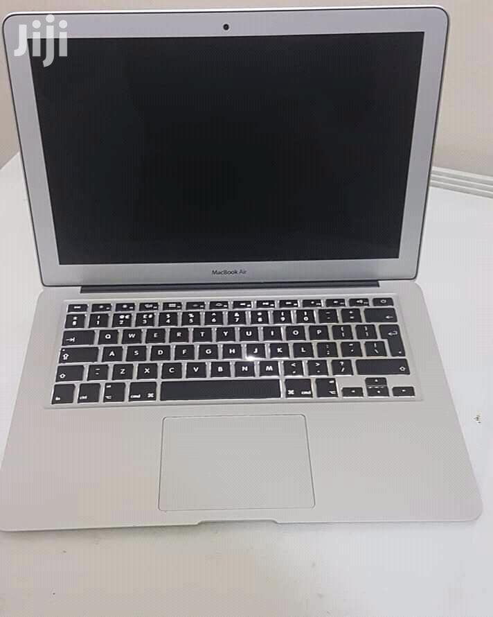 Laptop Apple MacBook Air 13.3" 256GB SSD 8GB RAM