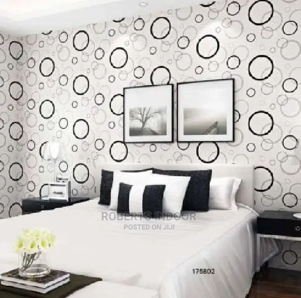Elegant White and Black Wallpaper