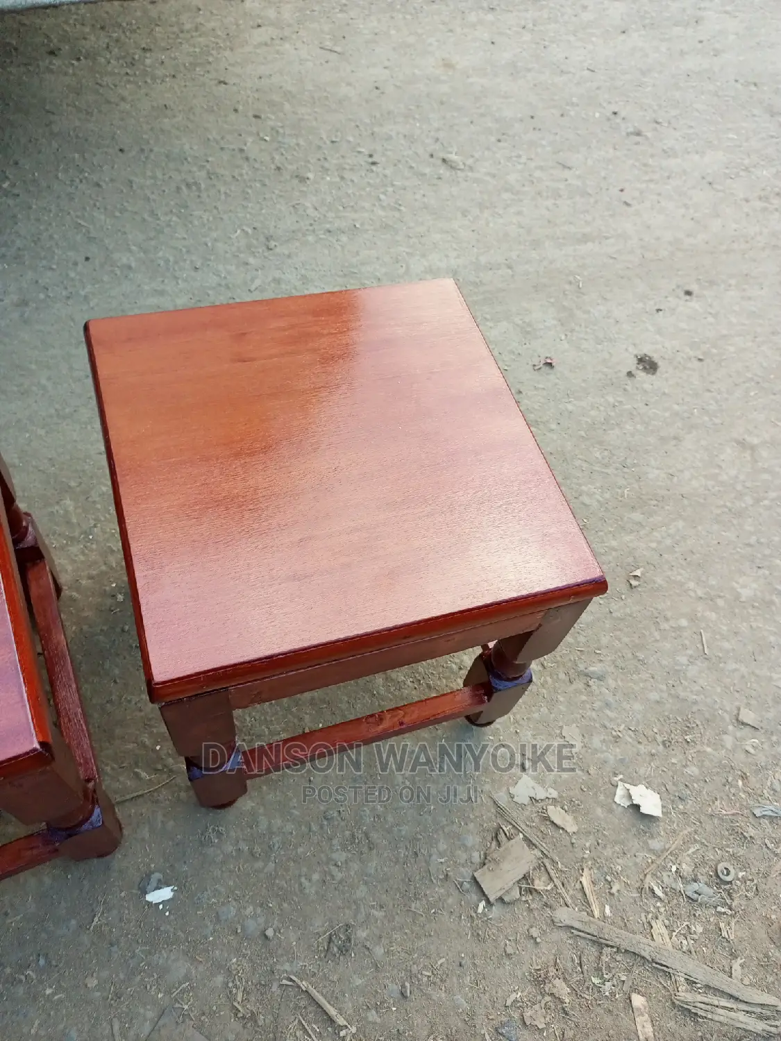Table Semi for Sale