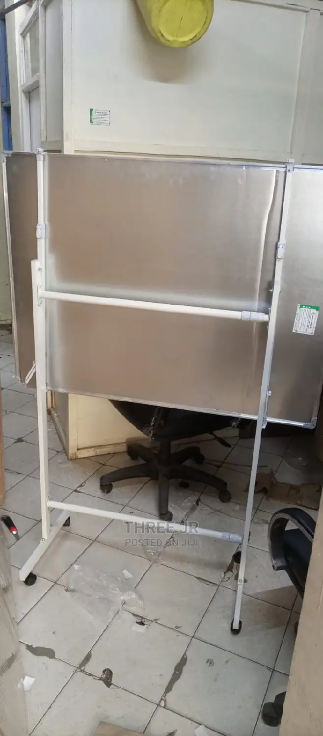 Portable Imported Stand for Sale, Can Fit Any Size of Board