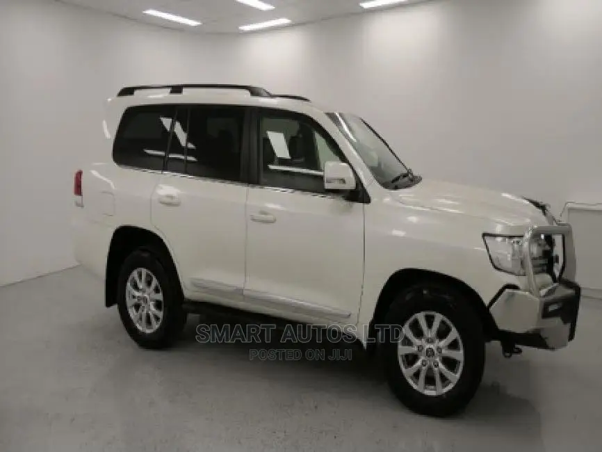 Toyota Land Cruiser 2015 White