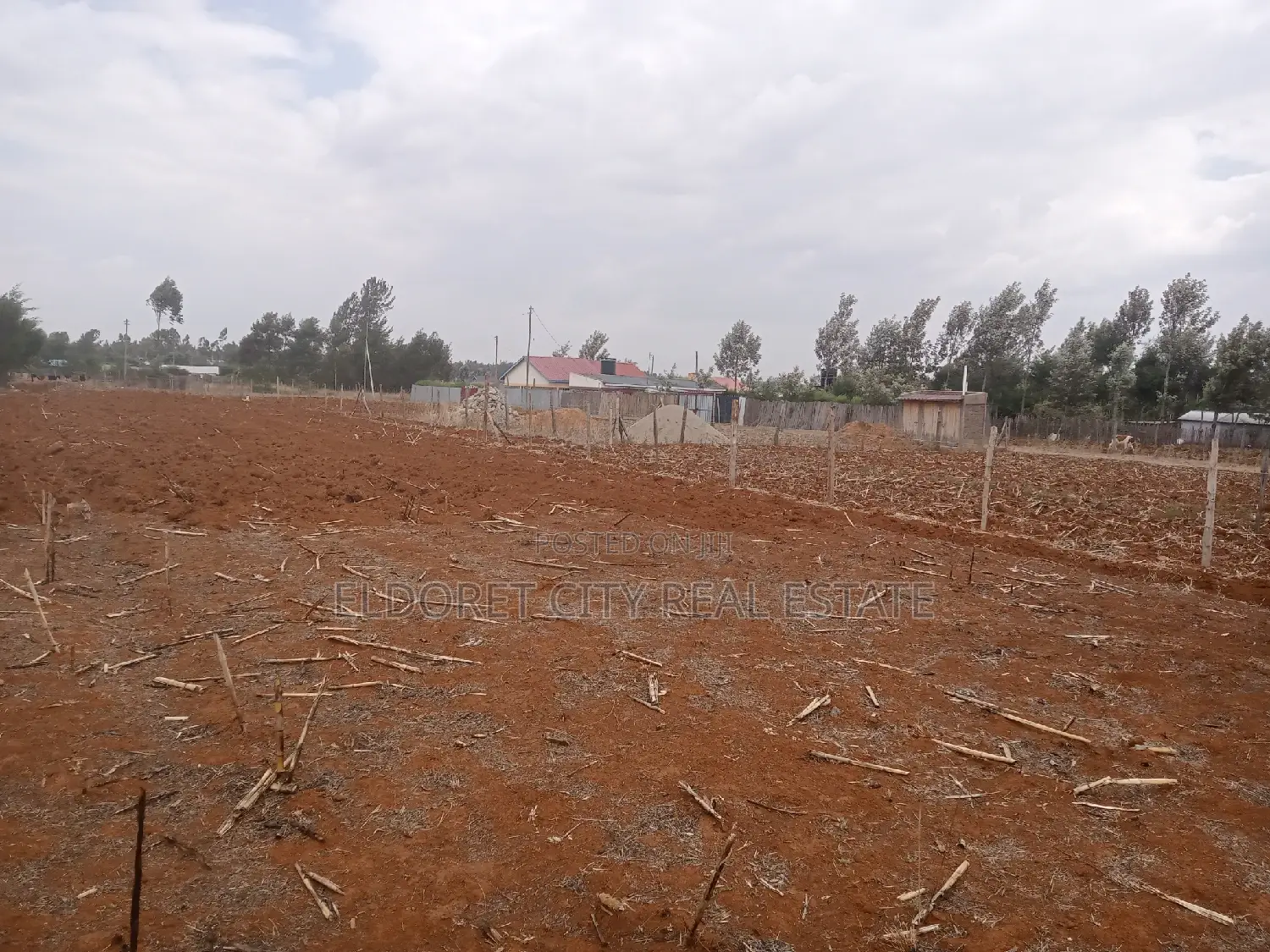 1/4 Plots Kuinet Ideal for Residential