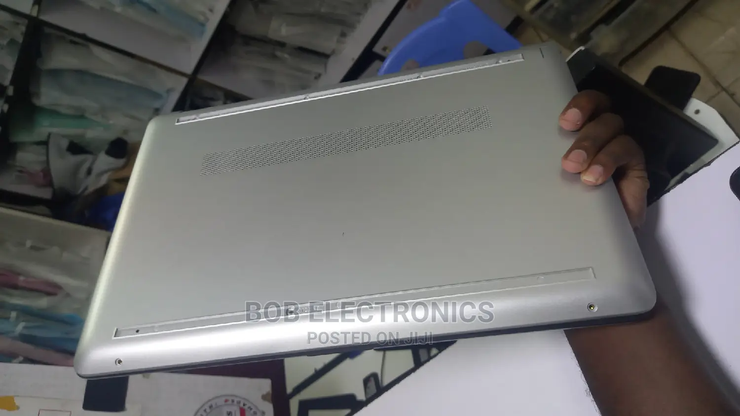 Laptop HP 550 4GB AMD 500GB