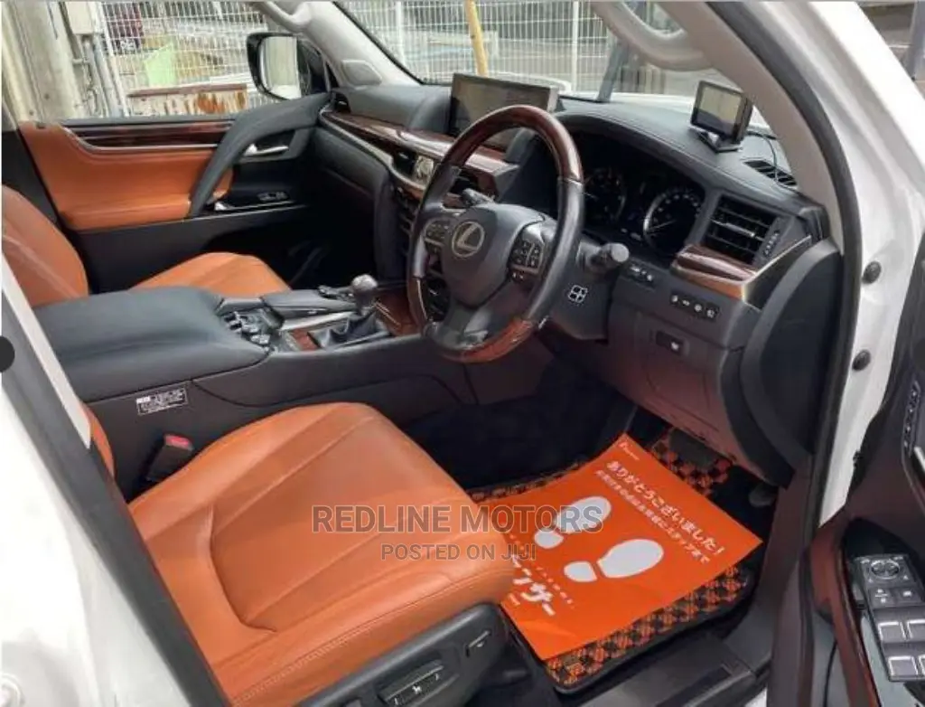 Lexus LX 570 AWD 2016 White