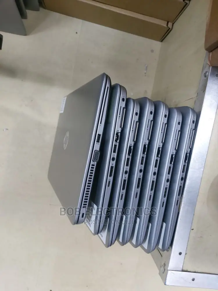 Laptop HP 15-Ra003nia 4GB Intel Celeron 320GB