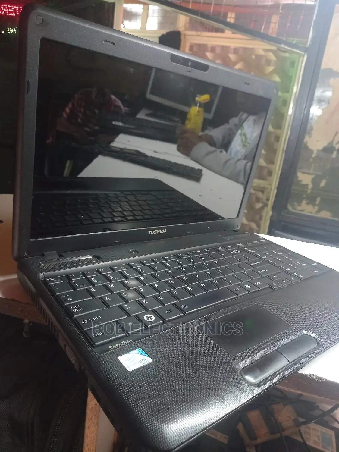 Laptop HP 15-Dy1031wm 4GB Intel Celeron 320GB