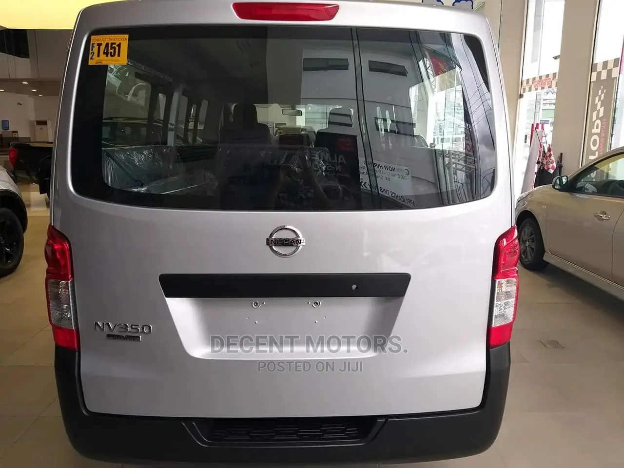 Nissan Caravan 2014 Silver