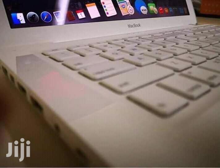 Laptop Apple MacBook 4GB Intel Core 2 Duo HDD 500GB