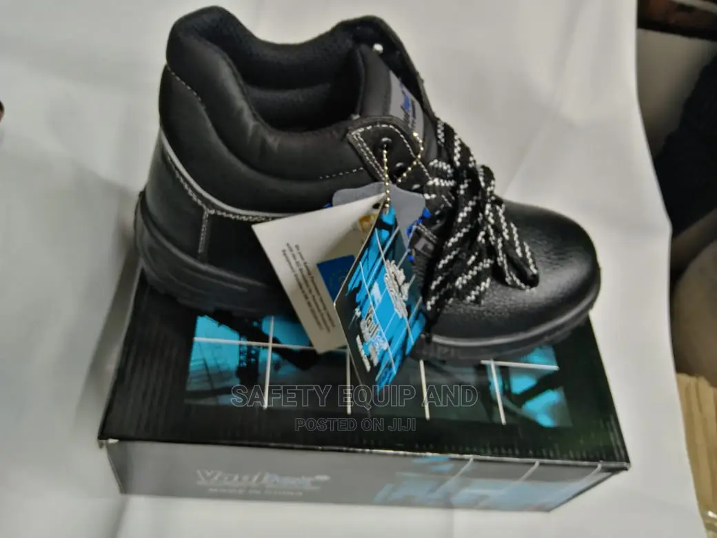 Vaultex Safety Boots/Imported