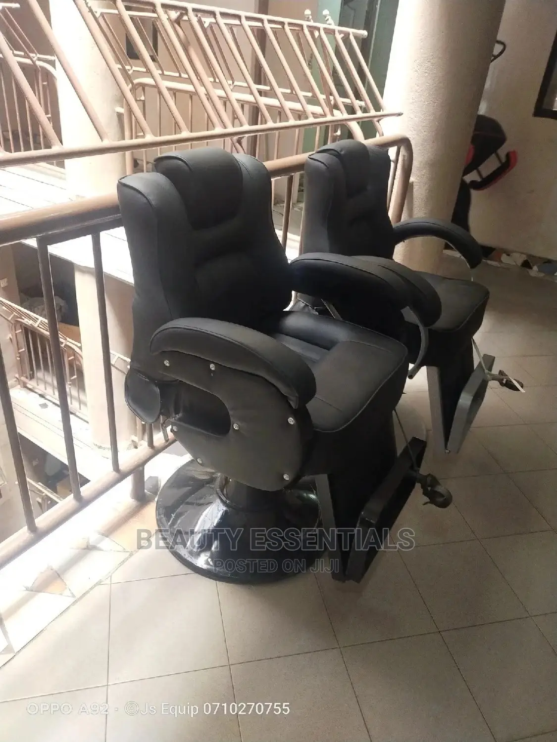 Kangaroo Barber Seat