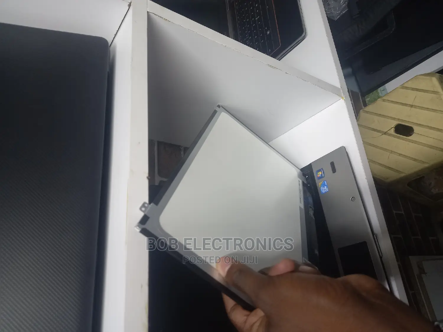 Laptop Screens Replacement (Today on Offer)