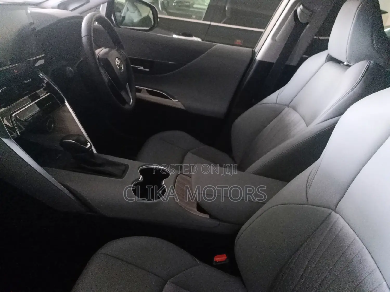 Toyota Harrier 2.0 4WD 2020 Gray