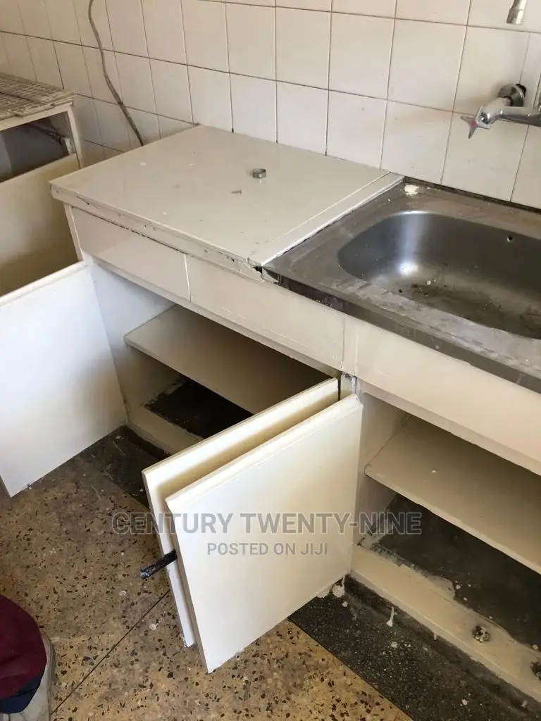 Mini Flat in Rehmat Apartments, Parklands/Highridge for sale