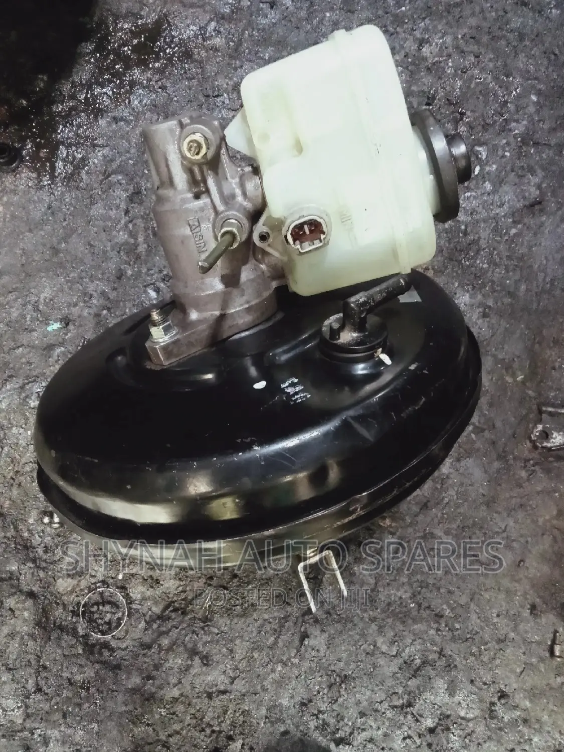 Brake Booster and Master Cylinder Toyota Mark X