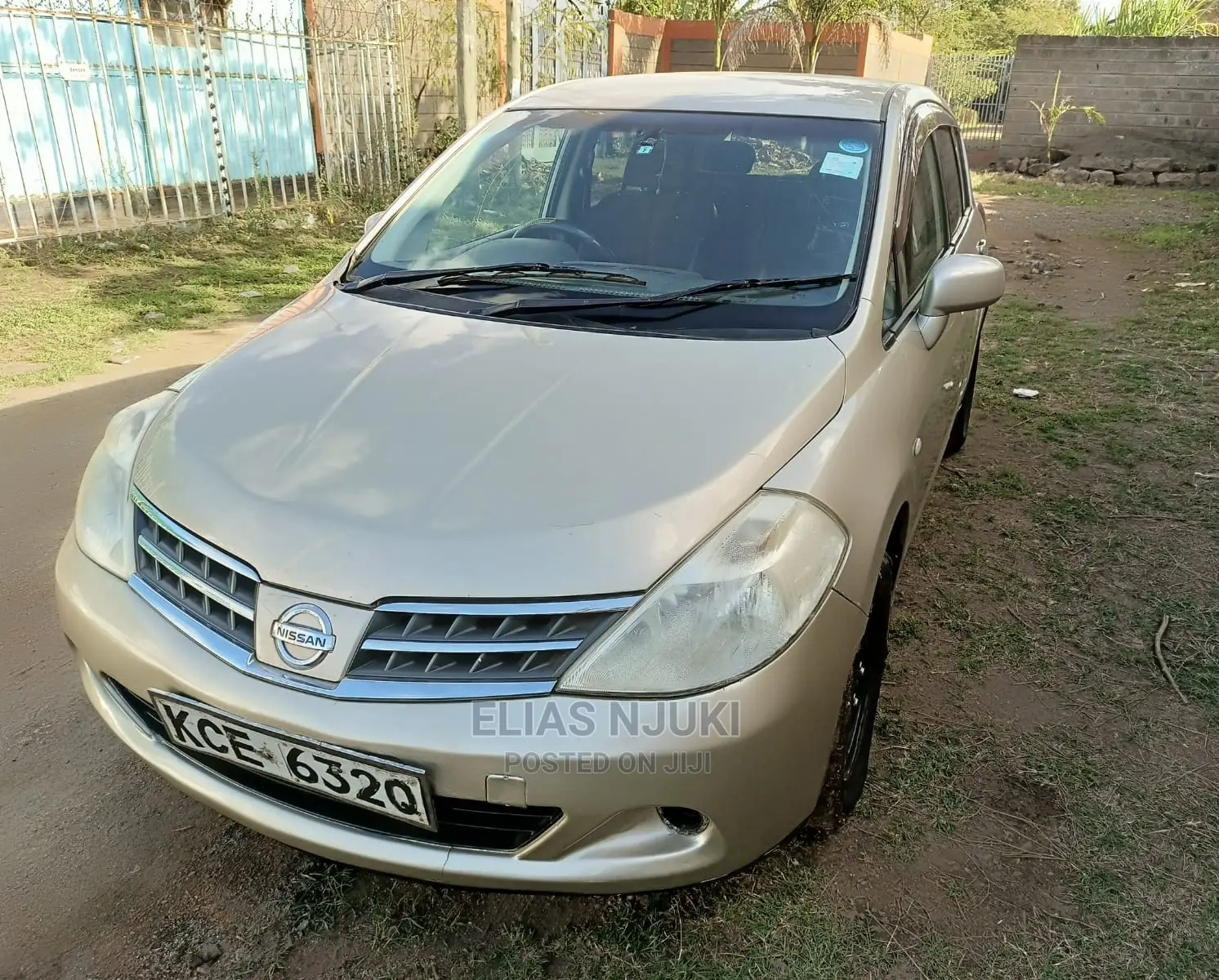 Nissan Tiida 2008 Gold