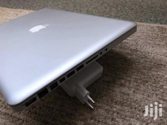 Laptop Apple MacBook Pro 4GB Intel Core i5 HDD 500GB