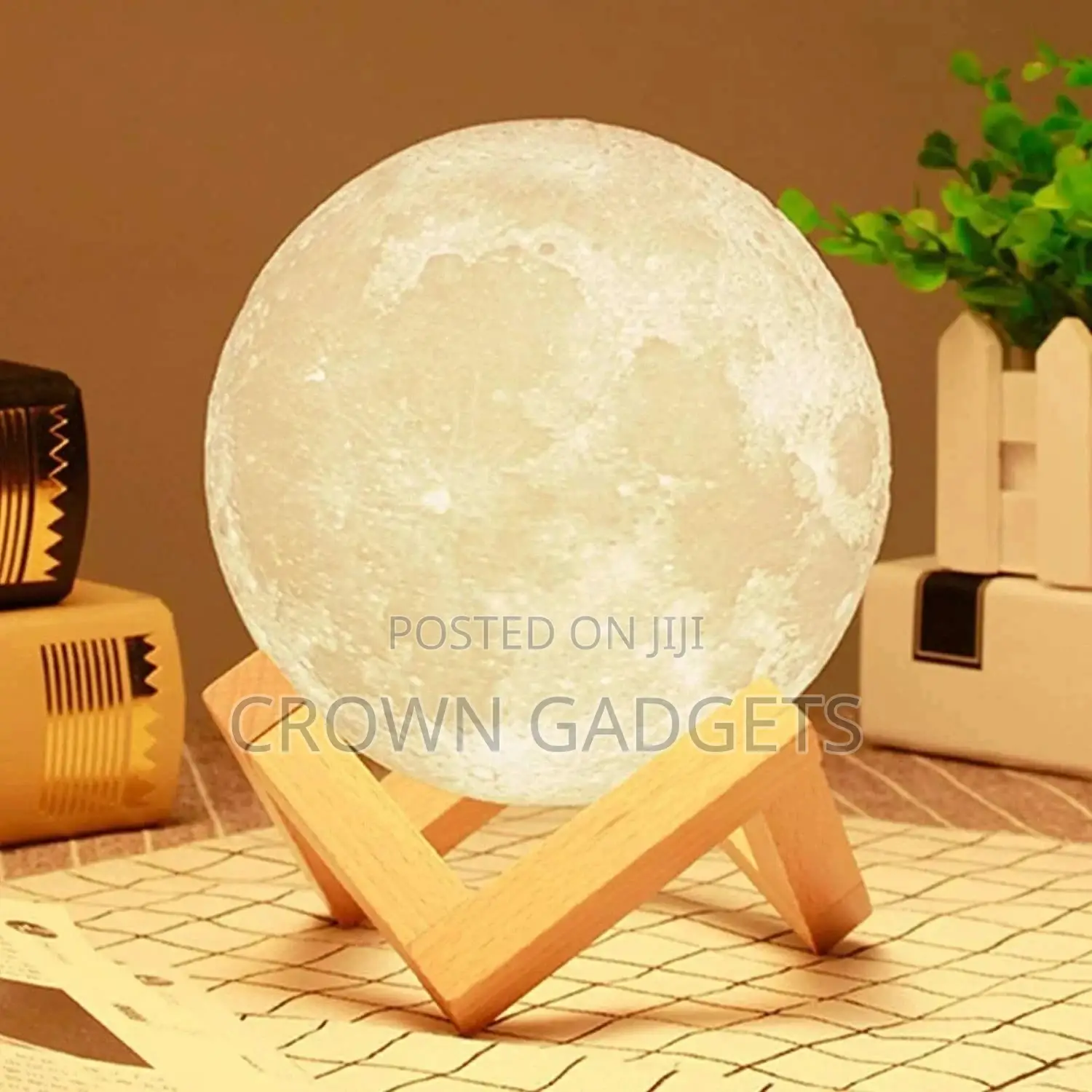 Colour-Changing Moon Lamp.