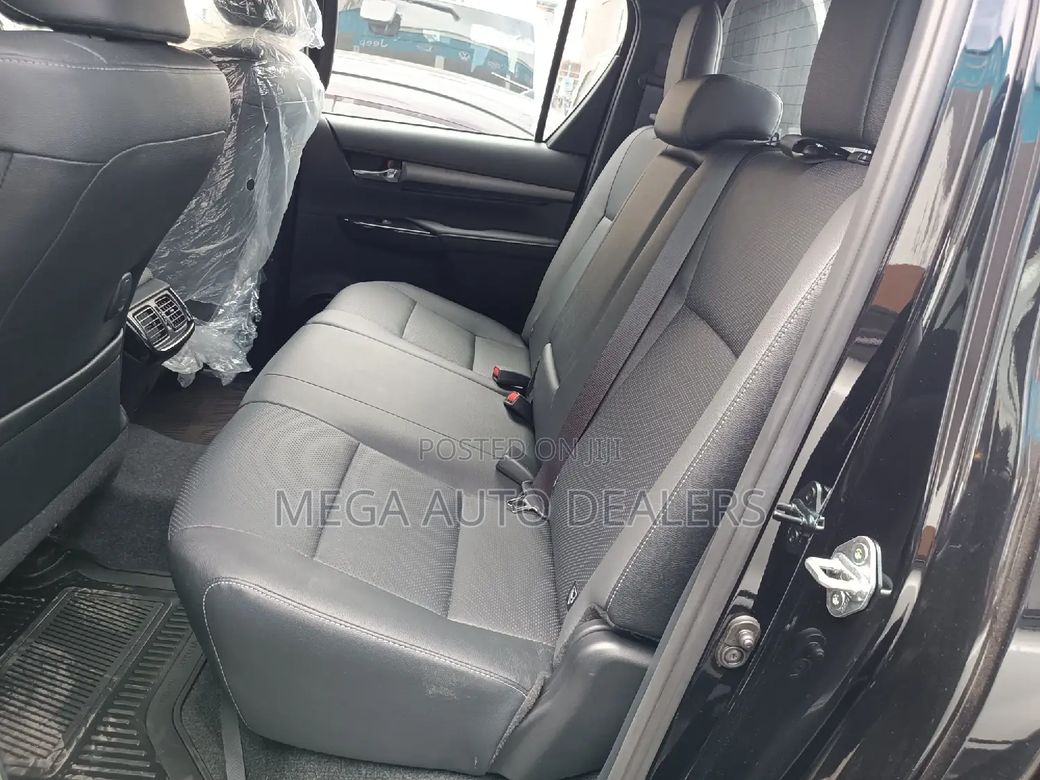 New Toyota Hilux 2021 Black