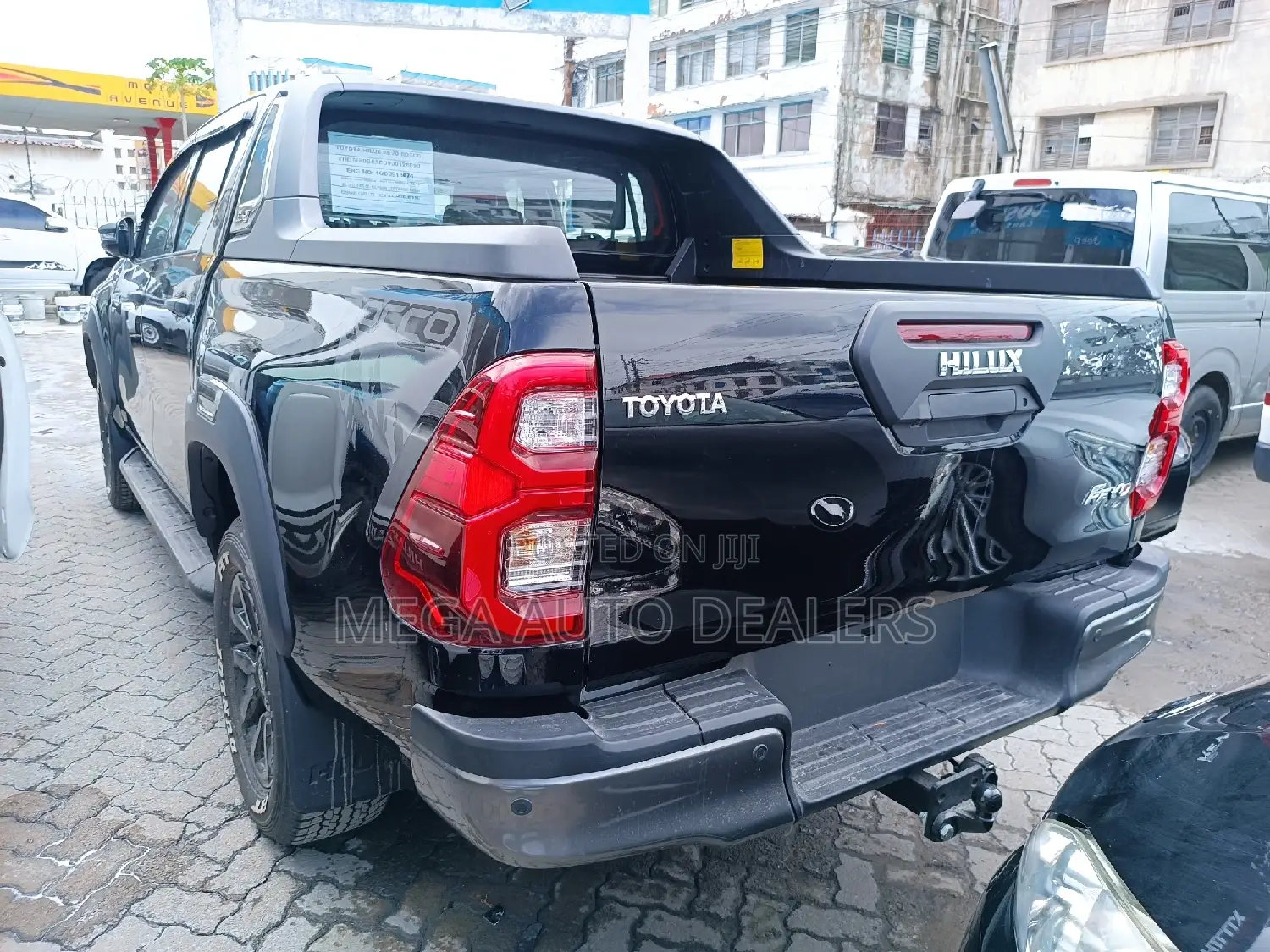 New Toyota Hilux 2021 Black