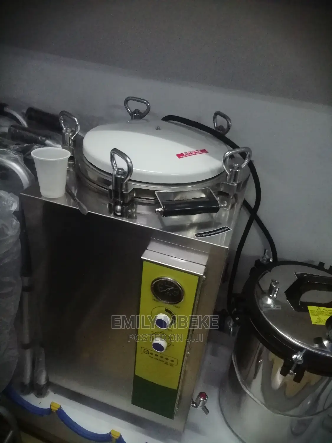 Autoclave.