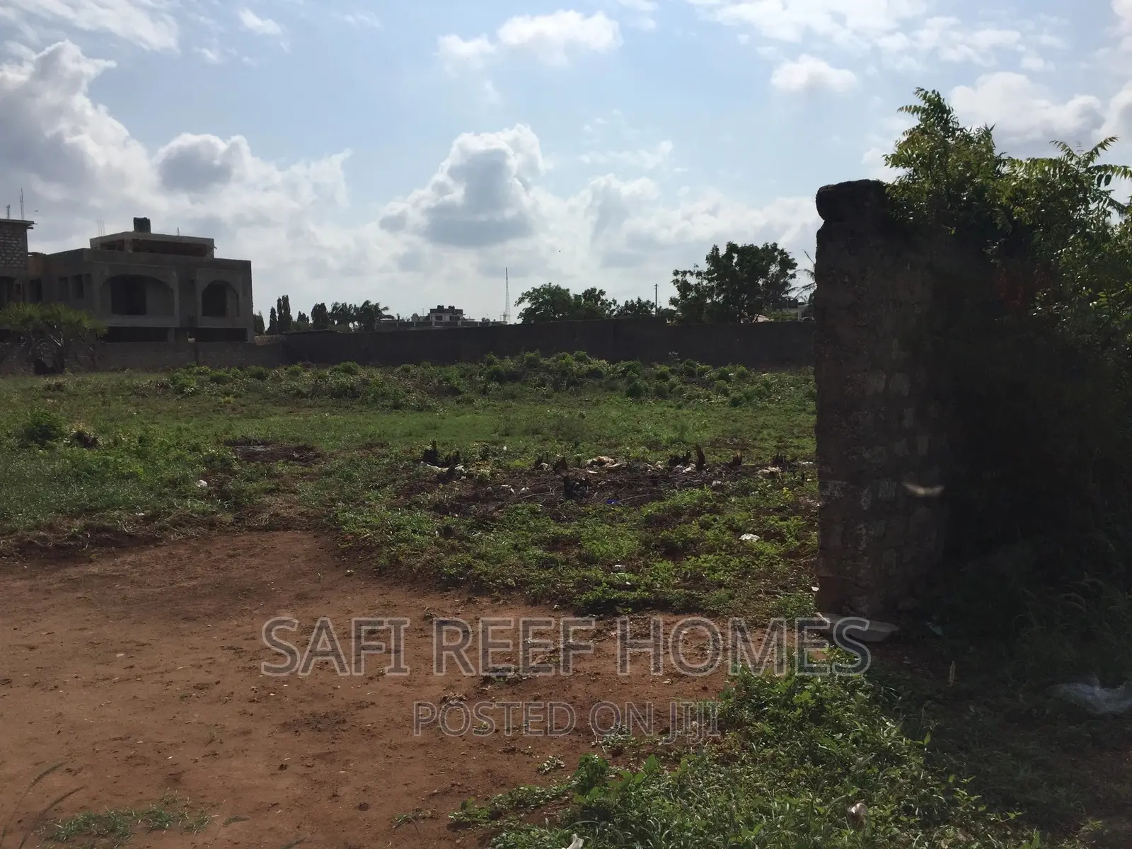 1/2 Acre for Sale in Beachroad Village Estate in Nyali