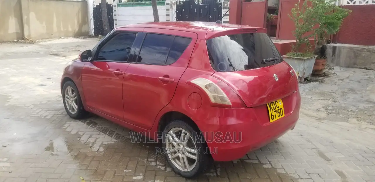 Suzuki Swift 2014 Red
