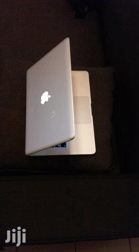 Laptop Apple MacBook Pro 4GB Intel Core i5 HDD 500GB