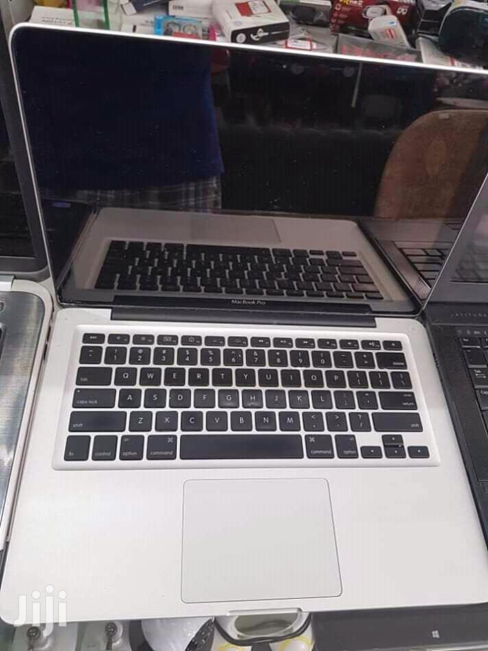 Laptop Apple MacBook Pro 4GB Intel Core i5 HDD 500GB