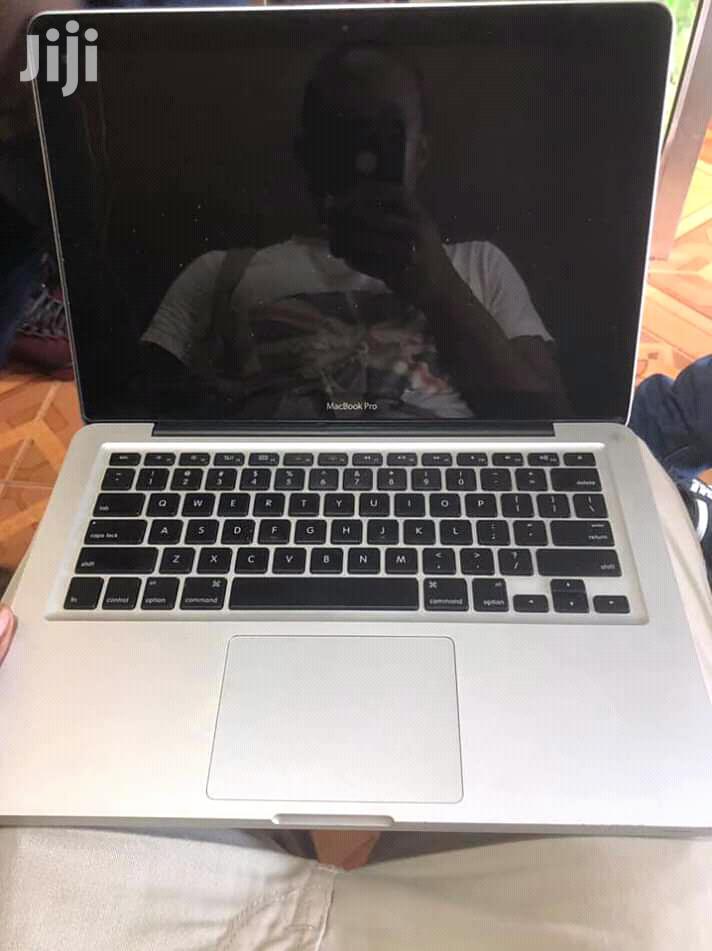 Laptop Apple MacBook Pro 4GB Intel Core i5 HDD 500GB
