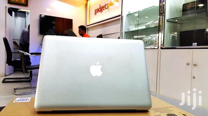 Laptop Apple MacBook Pro 4GB Intel Core i5 HDD 500GB
