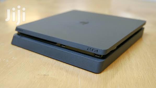PS4 Slim With Pad