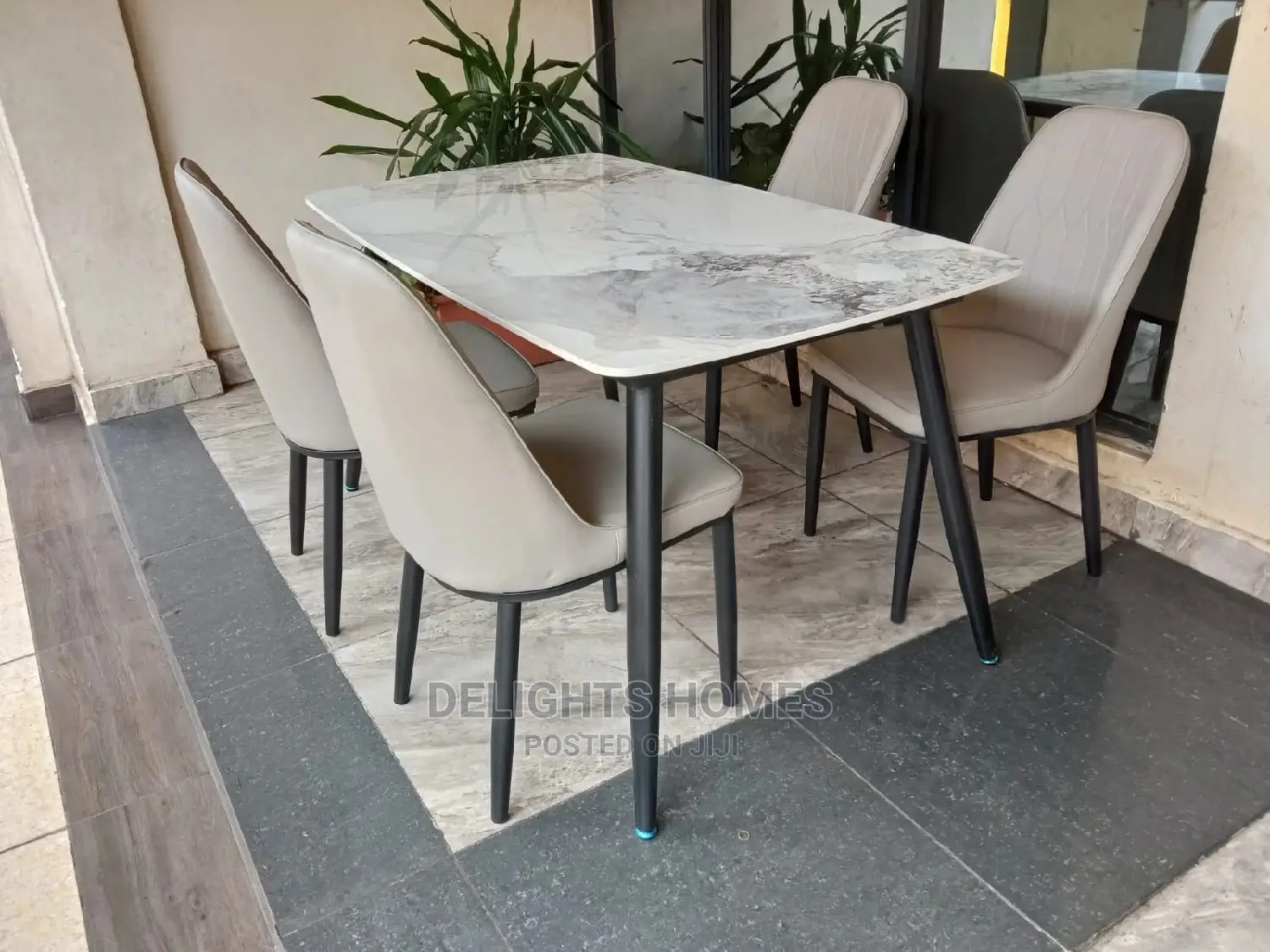 4 Seater Marble Top Dining Table