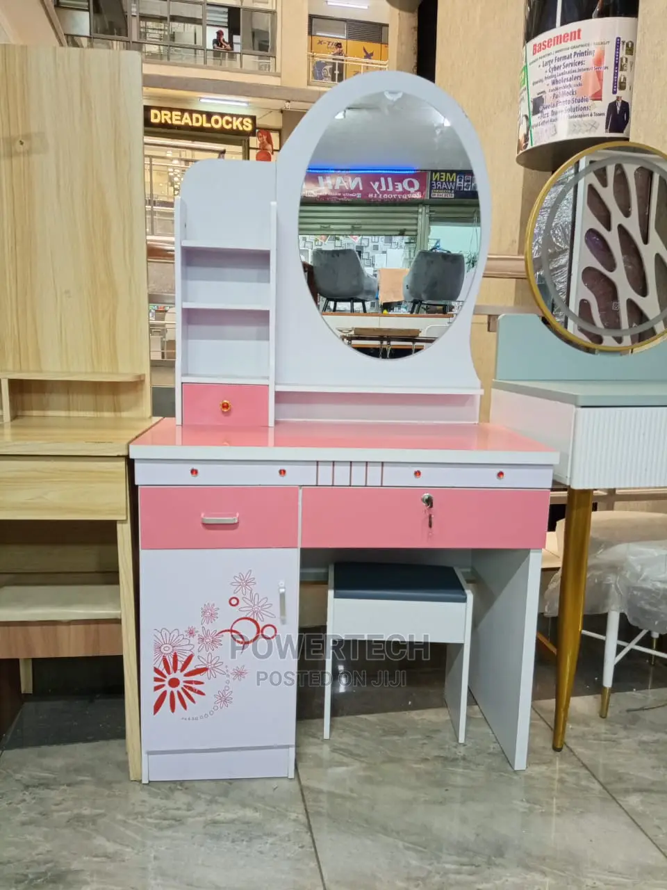Dressing! Dressing Table