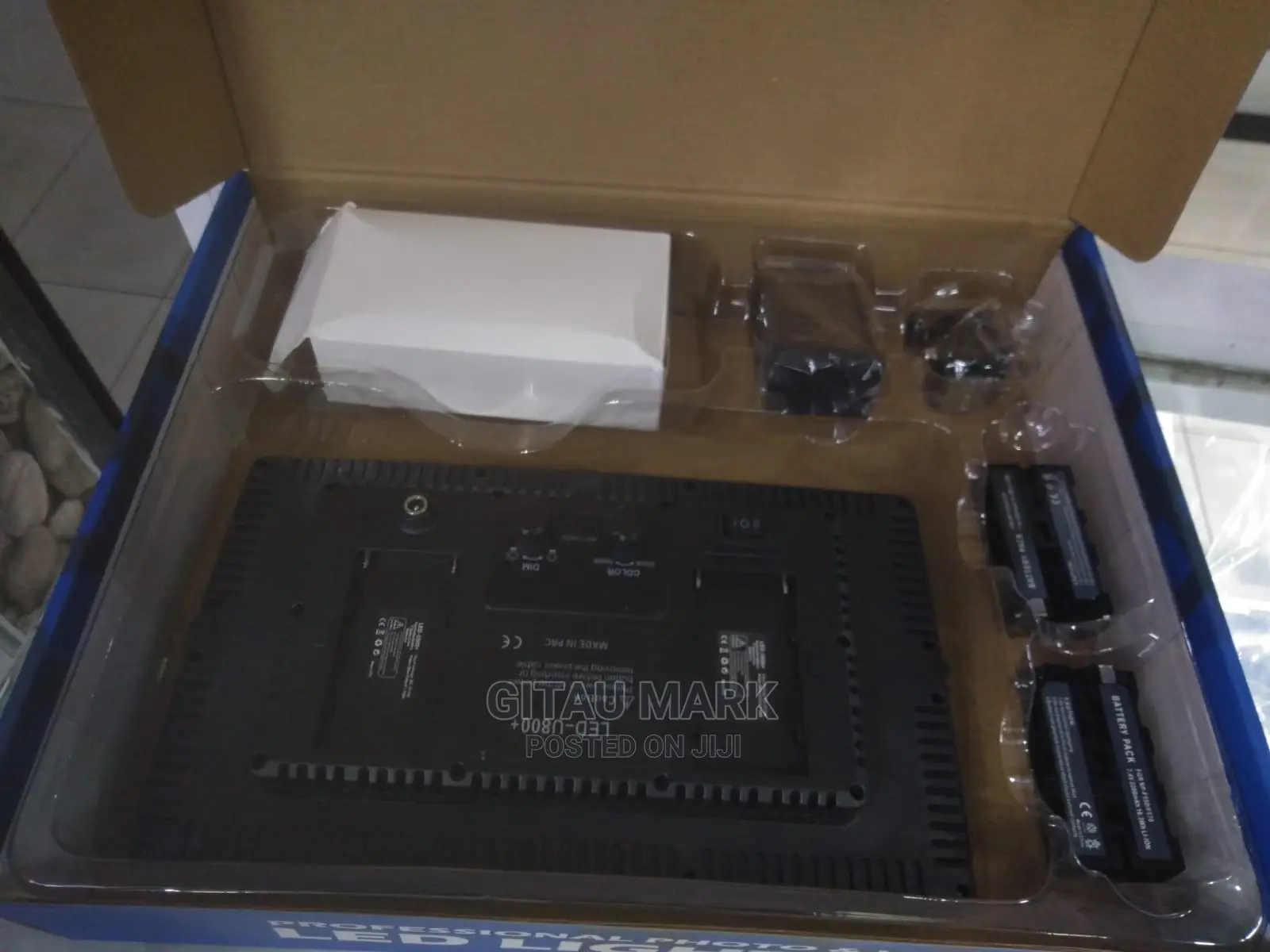 Pro Led 800 Video Light With Charger,Battery and Ac Adapter