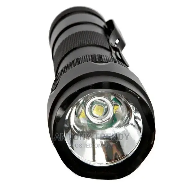 New Water Resistant Flashlight XMLT6 LED Torch For Hiking.