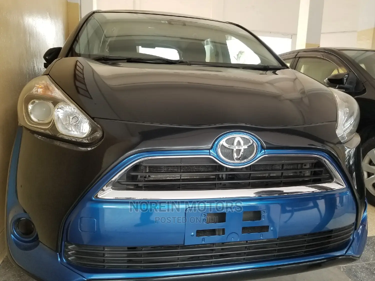 Toyota Sienta 1.5 Hybrid FWD (6-Seater) 2015 Black